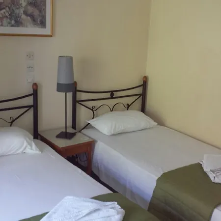 Pagonion Hotel *